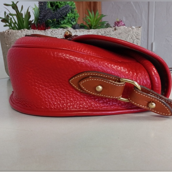 Dooney & Bourke Vintage 1990's, Outback Collection, Large Saddle Bag. - Picture 8 of 15
